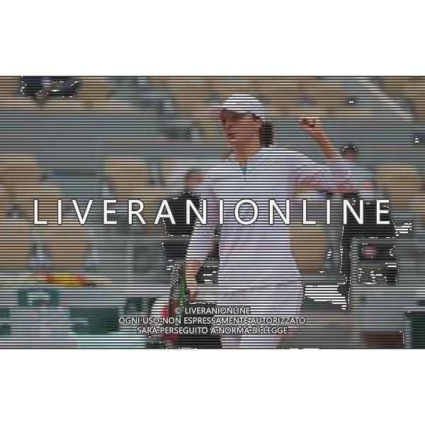 Semi-final of the Roland Garros 2020, Grand Slam tournament - Tennis Internationals, 08 October 2020 Roland Garros stadium, paris, france, Italy Photo showing: Iga Swiatek of Poland in action against Nadia Podoroska of Argentina @LM/DPPI/DPPI/Rob Prange / AGENZIA ALDO LIVERANI SAS