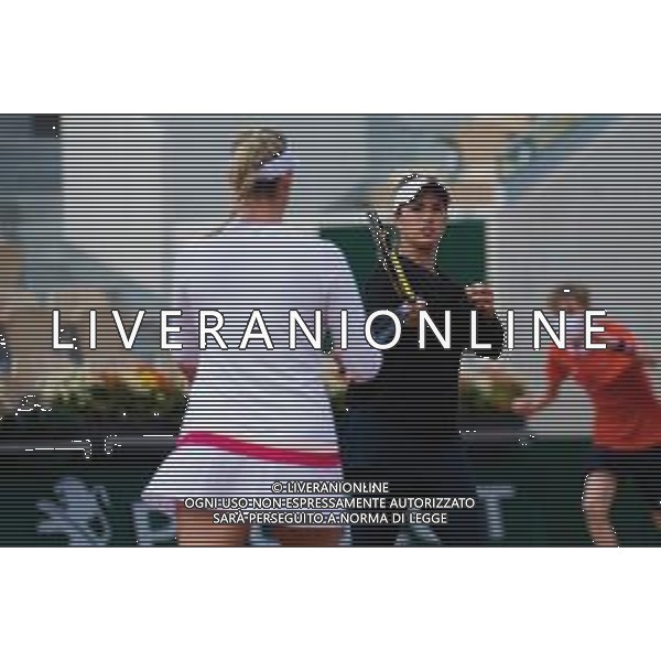 Roland Garros 2020, Grand Slam tournament - Tennis Internationals, 09 October 2020 Roland Garros stadium, paris, france, Italy Photo showing: Alexa Guarachi of Chile and Desirae Krawczyk of the United States in action @LM/DPPI/DPPI/Rob Prange AG ALDO LIVERANI SAS