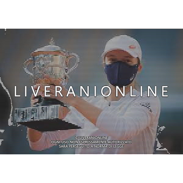 Roland Garros 2020 - Grand Slam tournament - Women single final - Tennis Internationals, 10 October 2020 Roland Garros stadium, paris, france, Italy Photo showing: Ina SWIATEK (POL) won the match, celebration with the trophy over Philippe Chatrier stadium @LM/DPPI/DPPI/Rob Prange AG ALDO LIVERANI SAS