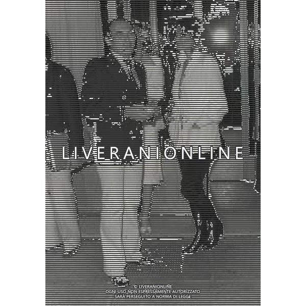 RETROSPETTIVA CLAUDIA CARDINALE ATTRICE NELLA FOTO CLAUDIA CARDINALE CON PASQUALE SQUITIERI NELL\'ANNO 1976 AL FESTIVAL INTERNAZIONALE DEL CINEMA DI CANNES AG ALDO LIVERANI SAS