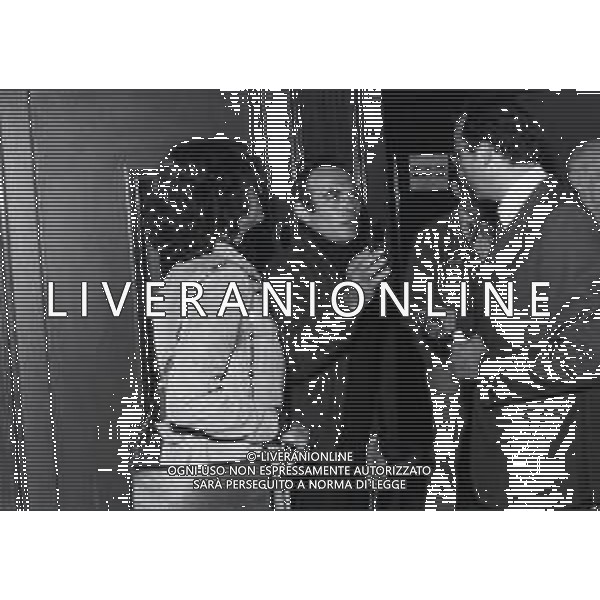 RETROSPETTIVA CLAUDIA CARDINALE ATTRICE NELLA FOTO CLAUDIA CARDINALE CON PASQUALE SQUITIERI NELL\'ANNO 1976 AL FESTIVAL INTERNAZIONALE DEL CINEMA DI CANNES AG ALDO LIVERANI SAS
