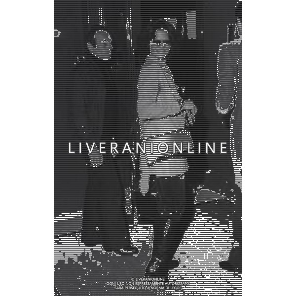 RETROSPETTIVA CLAUDIA CARDINALE ATTRICE NELLA FOTO CLAUDIA CARDINALE CON PASQUALE SQUITIERI NELL\'ANNO 1976 AL FESTIVAL INTERNAZIONALE DEL CINEMA DI CANNES AG ALDO LIVERANI SAS