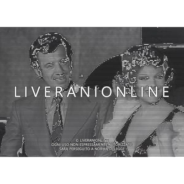 RETROSPETTIVA CLAUDIA CARDINALE ATTRICE NELLA FOTO CLAUDIA CARDINALE CON JEAN PAUL BELMONDO AL FESTIVAL INTERNAZIONALE DEL CINEMA DI CANNES NELL\'ANNO 1972 AG ALDO LIVERANI SAS 