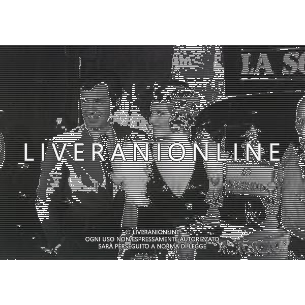RETROSPETTIVA CLAUDIA CARDINALE ATTRICE NELLA FOTO CLAUDIA CARDINALE CON JEAN PAUL BELMONDO AL FESTIVAL INTERNAZIONALE DEL CINEMA DI CANNES NELL\'ANNO 1972 AG ALDO LIVERANI SAS 