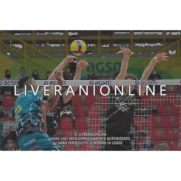 NBV Verona vs Sir Safety Conad Perugia - Campionato di Volley Superlega Serie A 2020/2021, 11 ottobre 2020 Verona, Italia Nella foto: Muro NBV Verona con Luca Spirito - NBV Verona e Andrea Zanotti - NBV Verona @LM/Roberto Tommasini AG ALDO LIVERANI SAS