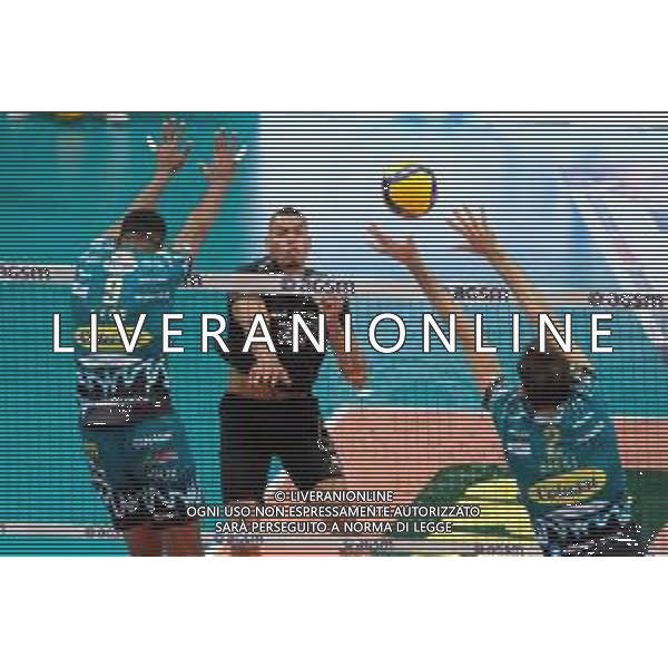 NBV Verona vs Sir Safety Conad Perugia - Campionato di Volley Superlega Serie A 2020/2021, 11 ottobre 2020 Verona, Italia Nella foto: Schiacciata di Stephen Boyer - NBV Verona @LM/Roberto Tommasini AG ALDO LIVERANI SAS