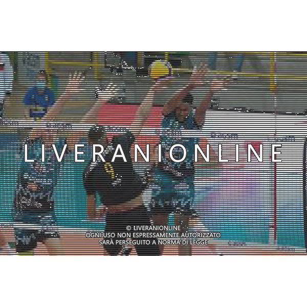 NBV Verona vs Sir Safety Conad Perugia - Campionato di Volley Superlega Serie A 2020/2021, 11 ottobre 2020 Verona, Italia Nella foto: Muro di Wilfredo Leon Venero - Sir Safety Conad Perugia @LM/Roberto Tommasini AG ALDO LIVERANI SAS