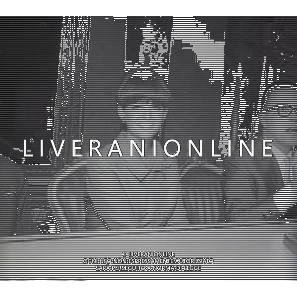 RETROSPETTIVA CLAUDIA CARDINALE ATTRICE NELLA FOTO CLAUDIA CARDINALE A MILANO NELL\'ANNO 1966 PRESENTA IL SUO LIBRO AG ALDO LIVERANI SAS 