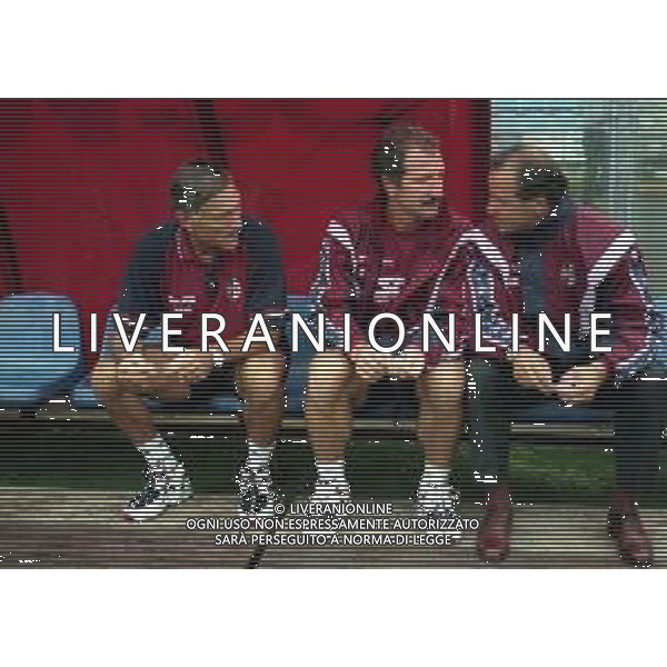 17-08-1997 COMO PRIMO TURNO DI COPPA ITALIA COMO TORINO 4-2 NELLA FOTO GRAEME SOUNESS ALLENATORE TORINO CALCIO CON IL TEAM MANAGER GIUSEPPE ACCARDI E LIDO VIERI AG ALDO LIVERANI SAS
