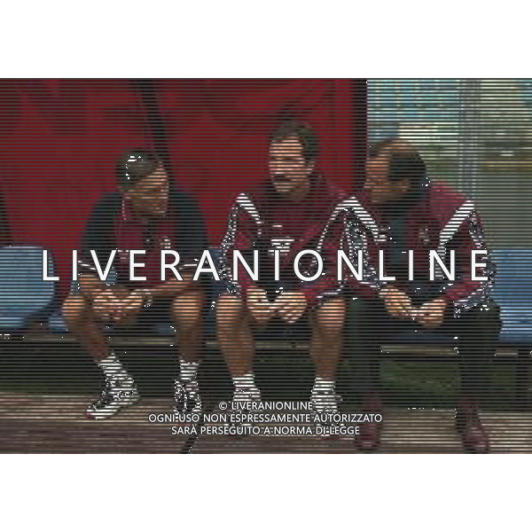 17-08-1997 COMO PRIMO TURNO DI COPPA ITALIA COMO TORINO 4-2 NELLA FOTO GRAEME SOUNESS ALLENATORE TORINO CALCIO CON IL TEAM MANAGER GIUSEPPE ACCARDI E LIDO VIERI AG ALDO LIVERANI SAS