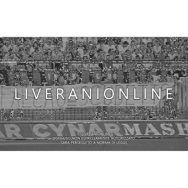 30-06-1983 MILANO MUNDIALITO INTER JUVENTUS 0-1 NELLA FOTO STRISCIONI TIFOSI INTER PER L\'ACQUISTO DI FALCAO AG ALDO LIVERANI SAS