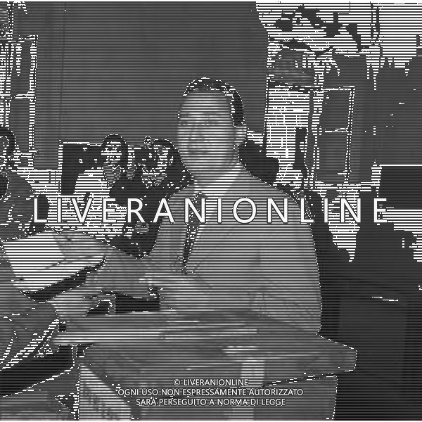 RETROSPETTIVA ALBERTO SORDI, attore e regista italiano - NELLA FOTO A ROMA NEGLI ANNI \'50 ALLE VOTAZIONI ©ARCHIVIO AGENZIA ALDO LIVERANI SAS