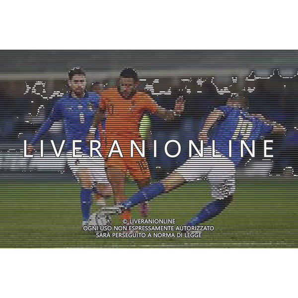 BERGAMO - UEFA Nations League gruppo A - ITALIA VS OLANDA paesi Bassi 14/10/2020 - nella foto: Jorginho(Italia) Memphis Depay(Olanda - Paesi Bassi - Netherlands) Bonucci Leonardo(Italia) ©Claudio Zamagni/Agenzia Aldo Liverani s.a.s. during UEFA Nations League - group A between Italy and Netherlands at Gewiss Stadium on October 13 2020 in Bergamo Italy photo credit by Claudio Zamagni/Aldo Liverani Photo Agency/ AGENZIA ALDO LIVERANI SAS