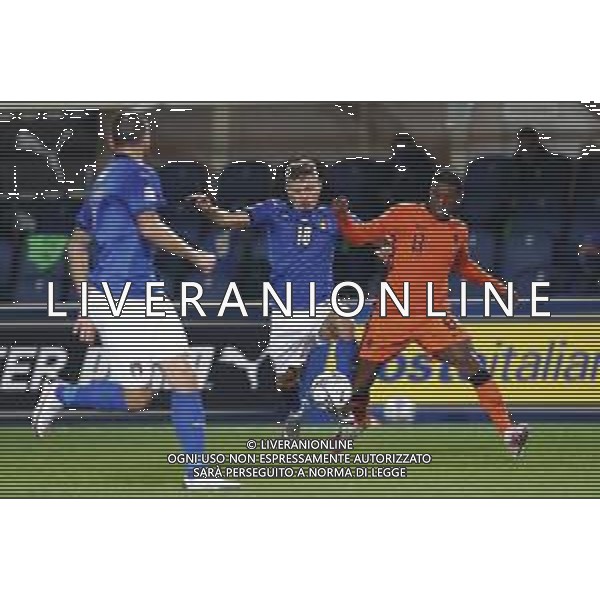 BERGAMO - UEFA Nations League gruppo A - ITALIA VS OLANDA paesi Bassi 14/10/2020 - nella foto: Barella Nicolo’(Italia) Georginio Wijnaldum(Olanda - Paesi Bassi - Netherlands) ©Claudio Zamagni/Agenzia Aldo Liverani s.a.s. Barella Nicolo’(Italia) Georginio Wijnaldum(Olanda - Paesi Bassi - Netherlands) during UEFA Nations League - group A between Italy and Netherlands at Gewiss Stadium on October 13 2020 in Bergamo Italy photo credit by Claudio Zamagni/Aldo Liverani Photo Agency/ AGENZIA ALDO LIVERANI SAS