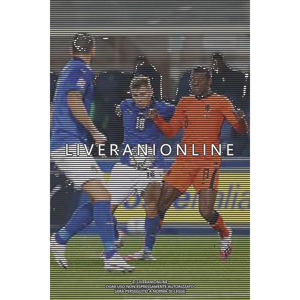 BERGAMO - UEFA Nations League gruppo A - ITALIA VS OLANDA paesi Bassi 14/10/2020 - nella foto: Barella Nicolo’(Italia) Georginio Wijnaldum(Olanda - Paesi Bassi - Netherlands) ©Claudio Zamagni/Agenzia Aldo Liverani s.a.s. Barella Nicolo’(Italia) Georginio Wijnaldum(Olanda - Paesi Bassi - Netherlands) during UEFA Nations League - group A between Italy and Netherlands at Gewiss Stadium on October 13 2020 in Bergamo Italy photo credit by Claudio Zamagni/Aldo Liverani Photo Agency/ AGENZIA ALDO LIVERANI SAS