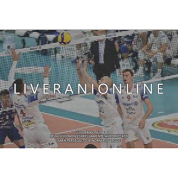 Riccardo Sbertoli (Milano) alza per Jan Kozamernik (Milano) SX Allianz Milano vs Consar Ravenna Regular Season SuperLega Credem Banca - 5° giornata Milano 14-10-2020 Allianz Cloud - Palalido foto Roberto Garavaglia - agenzia Aldo Liverani sas