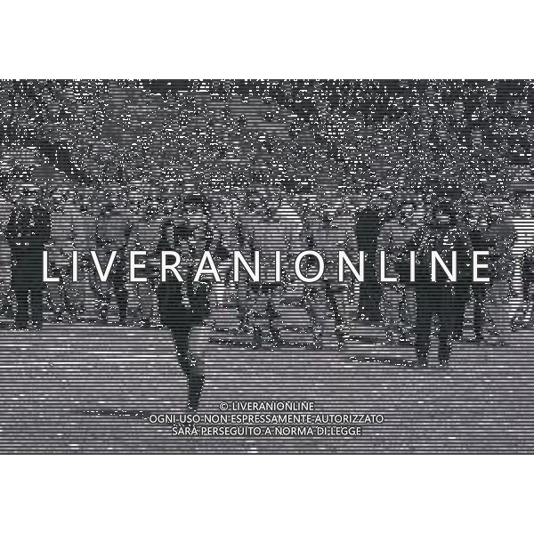 07-12-1983 MILANO COPPA RITORNO UEFA OTTAVI DI FINALE INTER -AUSTRIA VIENNA 1-1 NELLA FOTO CONTESTAZIONE A FINE GARA DEI TIFOSI INTER PER L\'USCITA DALLA COPPA UEFA CON LANCIO DI OGGETTI DAGLI SPALTI AG ALDO LIVERANI SAS