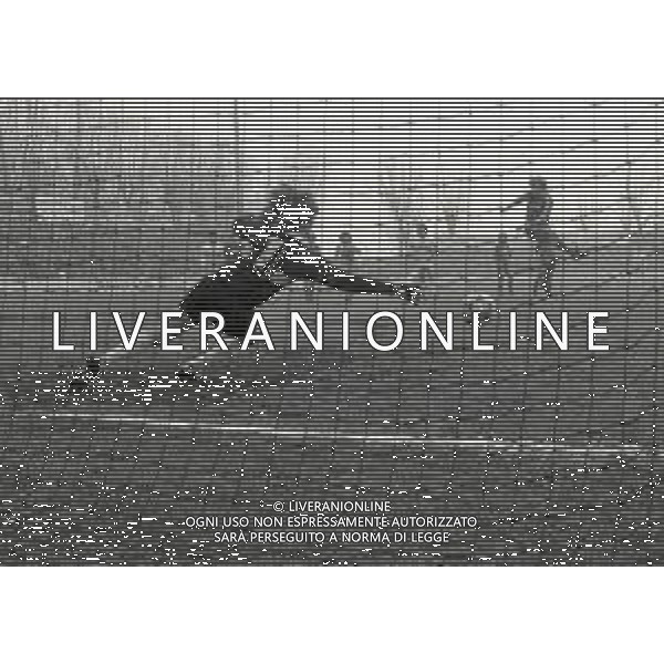 20-02-1983 MONZA CAMPIONATO DI CALCIO SERIE B MONZA LAZIO 2-0 NELLA FOTO GOAL GIORGIO PAPAIS AG ALDO LIVERANI SAS