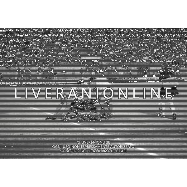 06-05-1987 MILANO COPPA ITALIA INTER CREMONESE 1-1 AI RIGORI 3-5 NELLA FOTO ABBRACCI GIOCATORI CREMONESE AG ALDO LIVERANI SAS