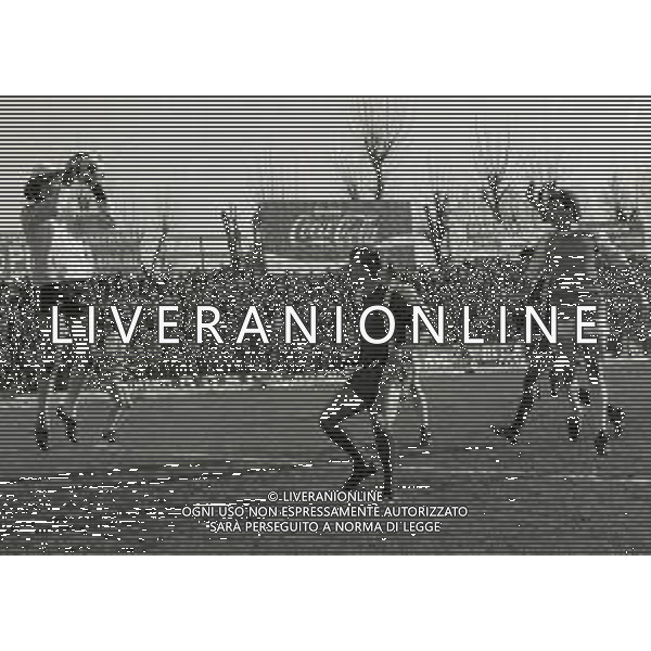 27-01-1980 MONZA CAMPIONATO DI CALCIO SERIE B MONZA L.R.VICENZA 3-2 NELLA FOTO PARATA MASSIMO BIANCHI AG ALDO LIVERANI SAS