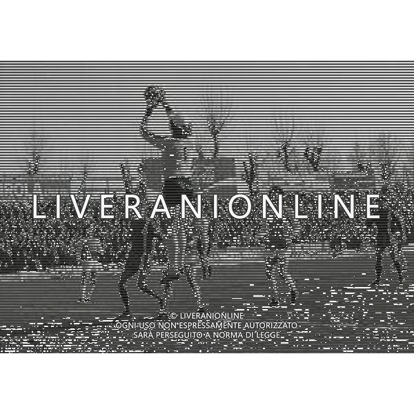 27-01-1980 MONZA CAMPIONATO DI CALCIO SERIE B MONZA L.R.VICENZA 3-2 NELLA FOTO PARATA MASSIMO BIANCHI AG ALDO LIVERANI SAS
