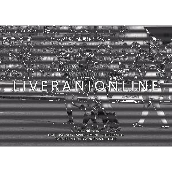 25-03-1984 MILANO CAMPIONATO DI CALCIO SERIE A MILAN-UDINESE 2-0 NELLA FOTO ABBRACCI GIOCATORI MILAN DOPO IL GOAL AG ALDO LIVERANI SAS