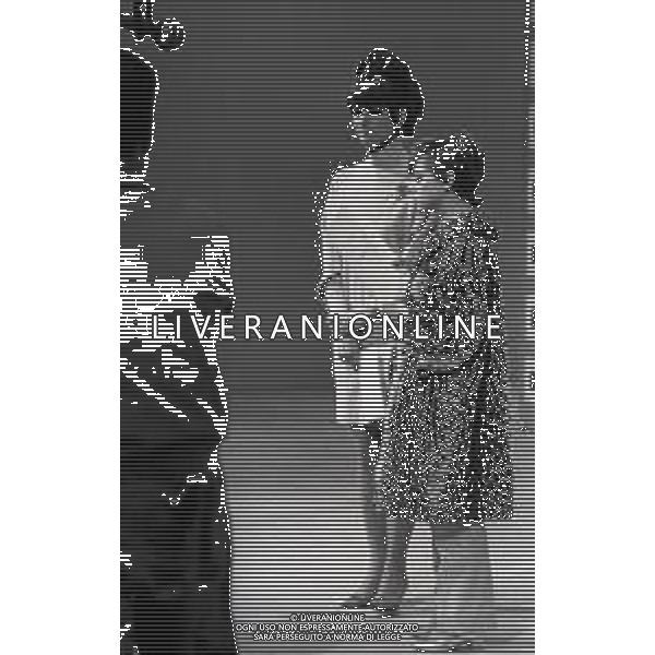 RETROSPETTIVA CLAUDIA CARDINALE ATTRICE NELLA FOTO CLAUDIA CARDINALE A MILANO NELL\'ANNO 1966 CON IL REGISTA ANTONELLO FALQUI E RITA PAVONE AG ALDO LIVERANI SAS 
