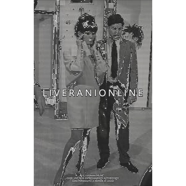 RETROSPETTIVA CLAUDIA CARDINALE ATTRICE NELLA FOTO CLAUDIA CARDINALE A MILANO NELL\'ANNO 1966 CON IL REGISTA ANTONELLO FALQUI E RITA PAVONE AG ALDO LIVERANI SAS 