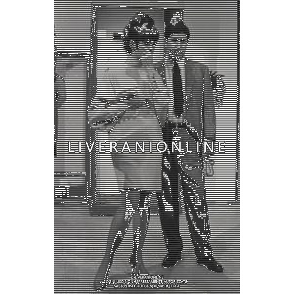 RETROSPETTIVA CLAUDIA CARDINALE ATTRICE NELLA FOTO CLAUDIA CARDINALE A MILANO NELL\'ANNO 1966 CON IL REGISTA ANTONELLO FALQUI E RITA PAVONE AG ALDO LIVERANI SAS 