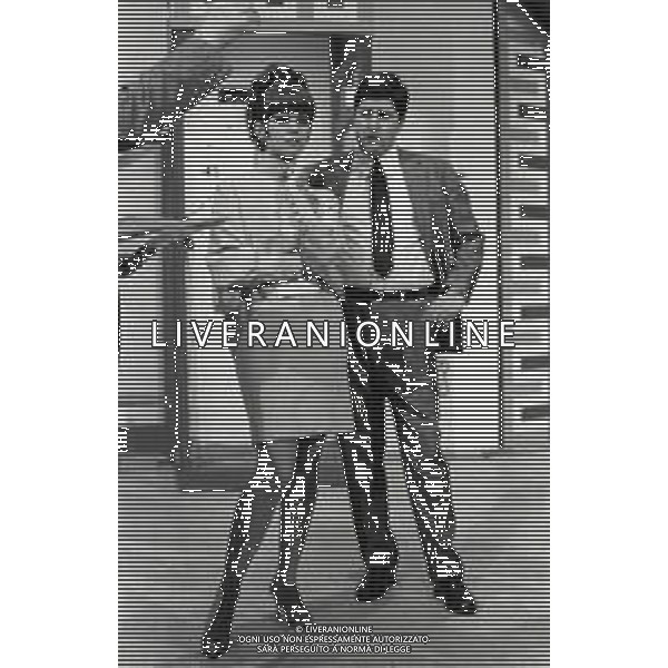 RETROSPETTIVA CLAUDIA CARDINALE ATTRICE NELLA FOTO CLAUDIA CARDINALE A MILANO NELL\'ANNO 1966 CON IL REGISTA ANTONELLO FALQUI E RITA PAVONE AG ALDO LIVERANI SAS 