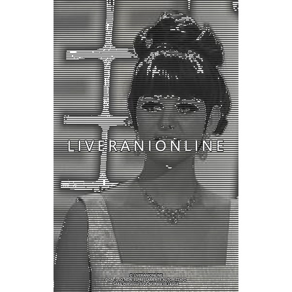 RETROSPETTIVA CLAUDIA CARDINALE ATTRICE NELLA FOTO CLAUDIA CARDINALE A MILANO NELL\'ANNO 1966 CON IL REGISTA ANTONELLO FALQUI E RITA PAVONE AG ALDO LIVERANI SAS 