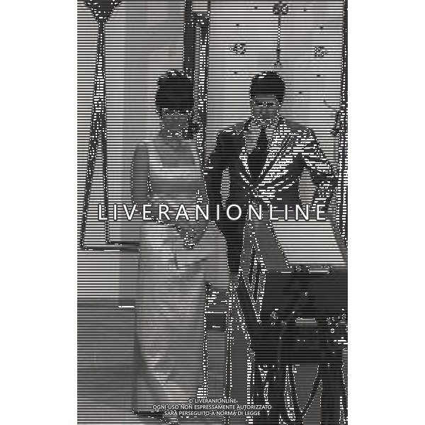 RETROSPETTIVA CLAUDIA CARDINALE ATTRICE NELLA FOTO CLAUDIA CARDINALE A MILANO NELL\'ANNO 1966 CON IL REGISTA ANTONELLO FALQUI E RITA PAVONE AG ALDO LIVERANI SAS 