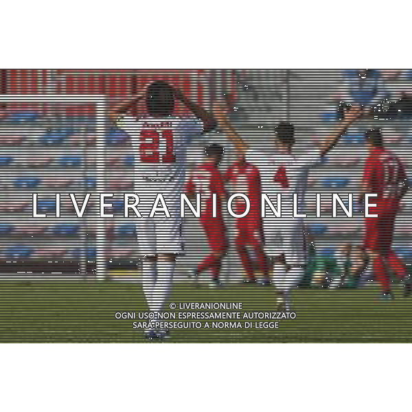 Virtus Verona - Vis Pesaro Campionato di calcio serie C girone B 17/10/2020 nella foto: Gennari Mattia (vis pesaro)Gelonese Luca (vis pesaro) ©Claudio Zamagni/Agenzia Aldo Liverani s.a.s. / AGENZIA ALDO LIVERANI SAS