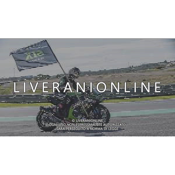 Round 8 Pirelli Estoril Round Race1 - World SuperBike - SBK, 17 October 2020 estoril, portugal, Italy Photo showing: N¬∞ 1 Jonathan Rea GBR Kawasaki Zx-10RR Kawasaki Racing Team WorldSBK Wins the sixth World Superbike title The flag @LM/Otto Moretti/ AGENZIA ALDO LIVERANI SAS
