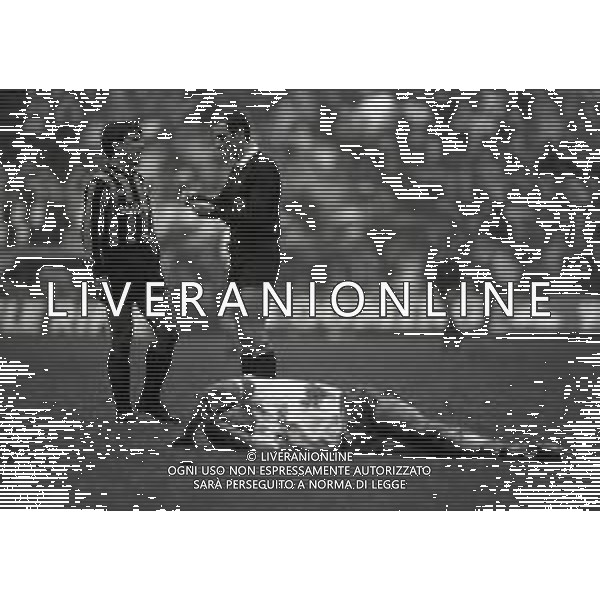 29-11-1987 MILANO CAMPIONATO DI CALCIO SERIE A INTER NAPOLI 1-1 NELLA FOTO DANIEL PASSARELLA E ARBITRO CARLO LONGHI AG ALDO LIVERANI SAS