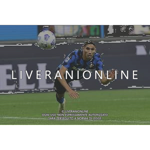 Achraf Hakimi (Inter) vicino al gol del 2 a 2 con un colpo di testa in tuffo Inter vs Milan Campionato Serie A TIM - 4¬∞ giornata Milano 17-10-2020 Stadio Giuseppe Meazza - San Siro foto Roberto Garavaglia - agenzia Aldo Liverani sas / AGENZIA ALDO LIVERANI SAS