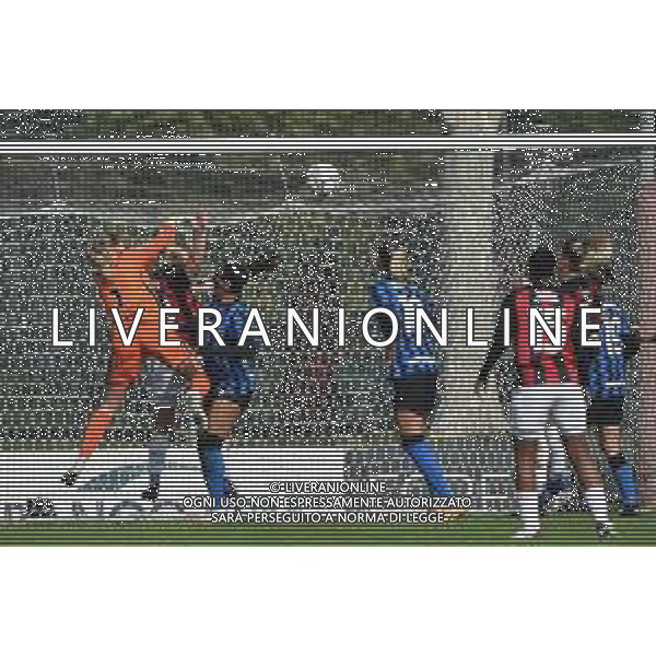 Natasha Dowie (Milan) anticipa Roberta Aprile (Inter) e segna il gol del 2 a 1 Milan Milan Women vs Inter Milano Women Campionato Serie A Femminile - 6¬∞ giornata Milano 18-10-2020 centro sportivo Peppino Vismara foto Roberto Garavaglia - agenzia Aldo Liverani sas/ AGENZIA ALDO LIVERANI SAS