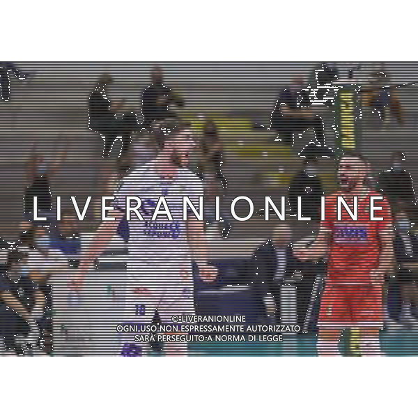 Top Volley Cisterna vs Vero Volley Monza - Campionato di Volley Superlega Serie A 2020/2021, 18 ottobre 2020 Latina, Italia Nella foto: esultanza Luigi Randazzo e Domenico Cavaccini Top Volley Cisterna @LM/Luigi Mariani AG ALDO LVERANI SAS