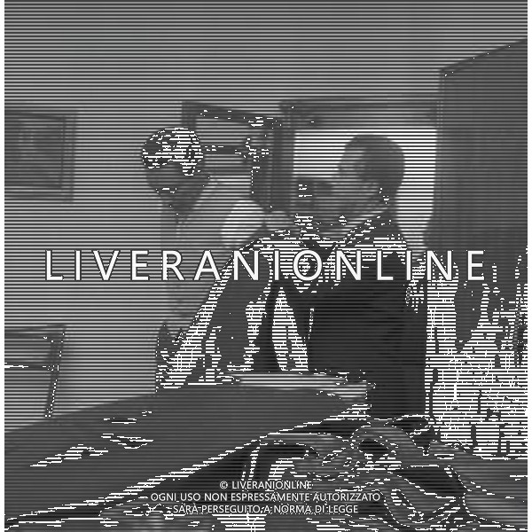 RETROSPETTIVA GIOVANNI GRUPPONE COMMISSARIO DI POLIZIA DI STATO NELLA FOTO GIOVANNI GRUPPONE COMMISSARIO DI POLIZIA DI STATO DAL SARTO NELL\'ANNO 1965 AG ALDO LIVERANI SAS