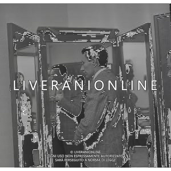 RETROSPETTIVA GIOVANNI GRUPPONE COMMISSARIO DI POLIZIA DI STATO NELLA FOTO GIOVANNI GRUPPONE COMMISSARIO DI POLIZIA DI STATO DAL SARTO NELL\'ANNO 1965 AG ALDO LIVERANI SAS
