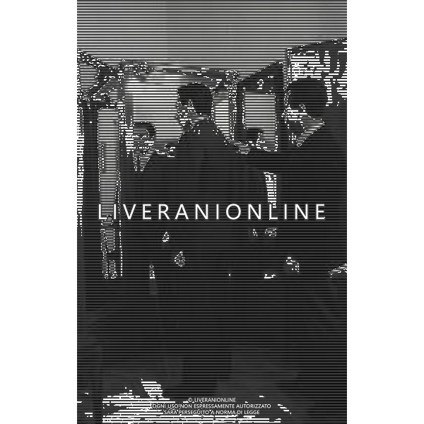 RETROSPETTIVA GIOVANNI GRUPPONE COMMISSARIO DI POLIZIA DI STATO NELLA FOTO GIOVANNI GRUPPONE COMMISSARIO DI POLIZIA DI STATO DAL SARTO NELL\'ANNO 1965 AG ALDO LIVERANI SAS