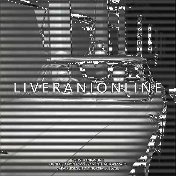 RETROSPETTIVA GIOVANNI GRUPPONE COMMISSARIO DI POLIZIA DI STATO NELLA FOTO GIOVANNI GRUPPONE COMMISSARIO DI POLIZIA DI STATO CON MARIO NARDONA COMMISSARIO DI POLIZIA DI STATO A MILANO NELL\'ANNO 1965 AG ALDO LIVERANI SAS