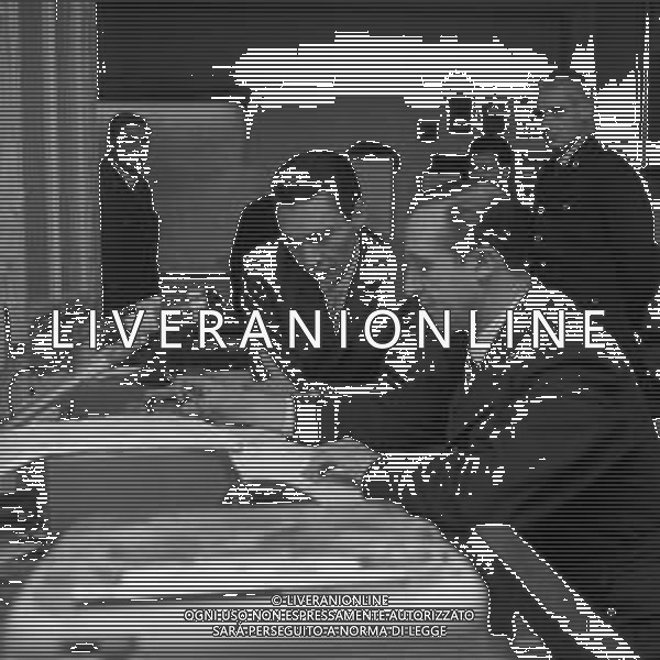 RETROSPETTIVA GIOVANNI GRUPPONE COMMISSARIO DI POLIZIA DI STATO NELLA FOTO GIOVANNI GRUPPONE COMMISSARIO DI POLIZIA DI STATO NEL SUO UFFICIO A MILANO NELL\'ANNO 1965 AG ALDO LIVERANI SAS