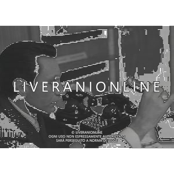 RETROSPETTIVA GIOVANNI GRUPPONE COMMISSARIO DI POLIZIA DI STATO NELLA FOTO GIOVANNI GRUPPONE COMMISSARIO DI POLIZIA DI STATO NEL SUO UFFICIO A MILANO NELL\'ANNO 1965 AG ALDO LIVERANI SAS