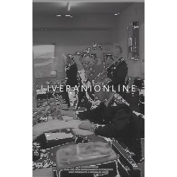 RETROSPETTIVA GIOVANNI GRUPPONE COMMISSARIO DI POLIZIA DI STATO NELLA FOTO GIOVANNI GRUPPONE COMMISSARIO DI POLIZIA DI STATO NEL SUO UFFICIO A MILANO NELL\'ANNO 1965 AG ALDO LIVERANI SAS
