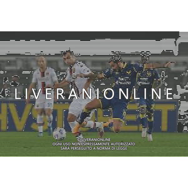 Hellas Verona vs Genoa - italian soccer Serie A match 2020/2021, 19 October 2020 Verona, Italy Photo showing: Goran Pandev (Genoa) and Federico Ceccherini (Verona) @LM/Alessio Tarpini/ AGENZIA ALDO LIVERANI SAS