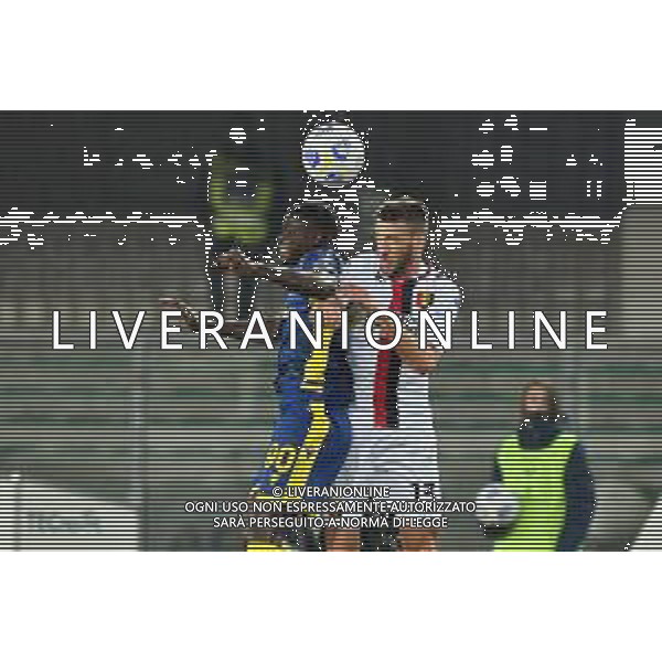 Hellas Verona vs Genoa - italian soccer Serie A match 2020/2021, 19 October 2020 Verona, Italy Photo showing: Ebrima Colley (Verona) and Mattia Bani(Genoa) @LM/Alessio Tarpini/ AGENZIA ALDO LIVERANI SAS