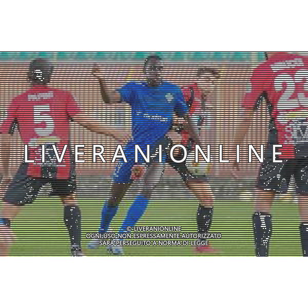 Lucchese vs Como - Campionato di Calcio Serie C - Lega Pro 2020/2021, 19 ottobre 2020 Stadio Comunale &#34;Porta Elisa&#34;, Lucca, Italia Nella foto: duello in area tra DEREK AGYAQWA (Como) e GIOVANNI NANNELLI (Lucchese) @LM/Fabio Fagiolini/ AGENZIA ALDO LIVERANI SAS