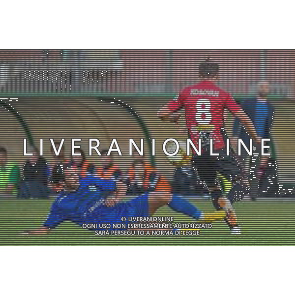 Lucchese vs Como - Campionato di Calcio Serie C - Lega Pro 2020/2021, 19 ottobre 2020 Stadio Comunale &#34;Porta Elisa&#34;, Lucca, Italia Nella foto: ALESSANDRO BELLEMO (Como) in scivolata su TANASIY KOSOVAN (Lucchese) @LM/Fabio Fagiolini/ AGENZIA ALDO LIVERANI SAS
