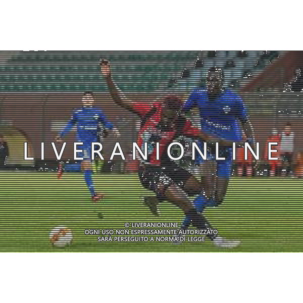 Lucchese vs Como - Campionato di Calcio Serie C - Lega Pro 2020/2021, 19 ottobre 2020 Stadio Comunale &#34;Porta Elisa&#34;, Lucca, Italia Nella foto: Il fallo del rigore di DEREK AGYAQWA (Como) su JONATHAN BITEP (Lucchese) @LM/Fabio Fagiolini/ AGENZIA ALDO LIVERANI SAS